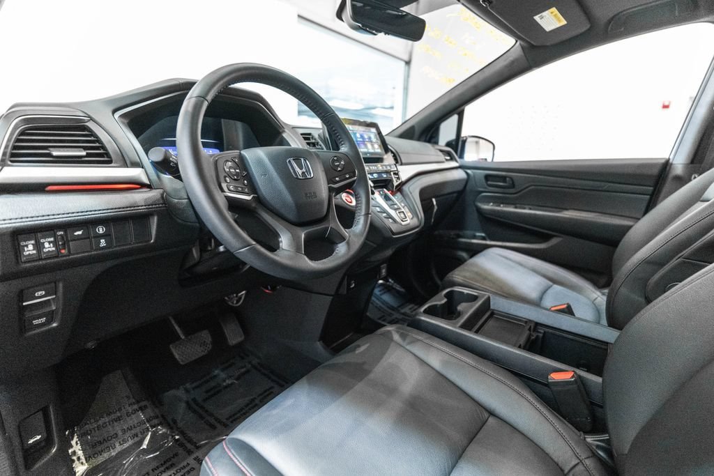 Used 2024 Honda Odyssey Sport image 4
