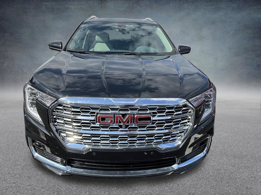 Used 2023 GMC Terrain Denali w/ Denali Premium Package AWD/4WD image 2