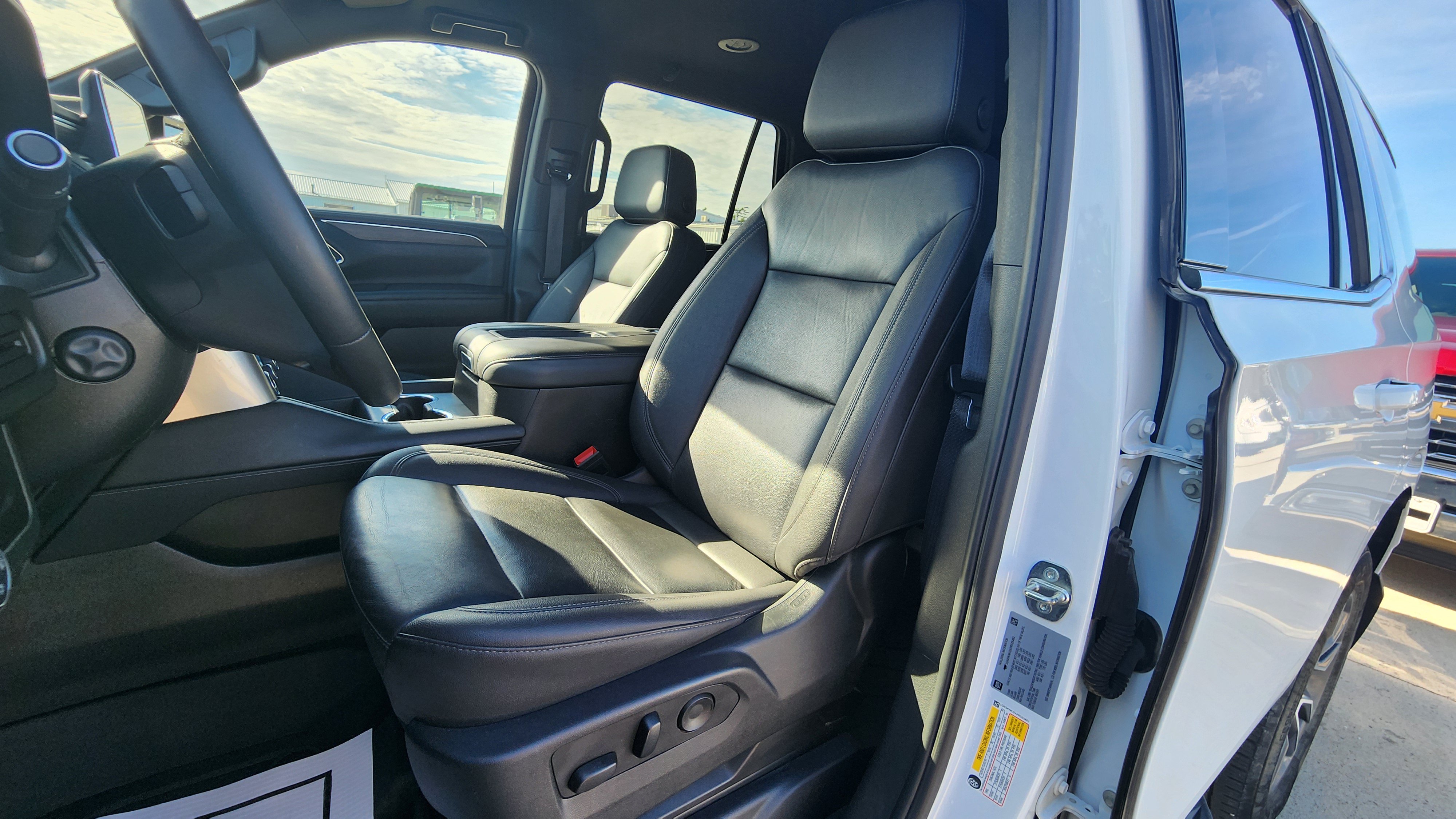 Certified 2023 Chevrolet Tahoe LT w/ Luxury Package AWD/4WD image 10