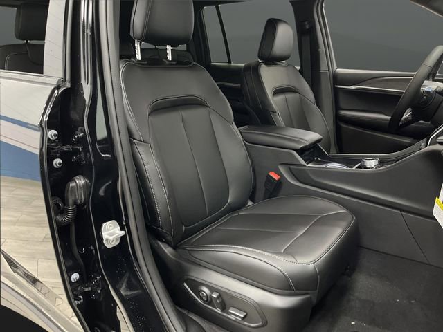 New 2025 Jeep Grand Cherokee Limited w/ Trailer Tow Package image 31