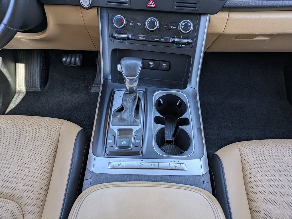 Used 2024 Kia Carnival LX FWD image 20