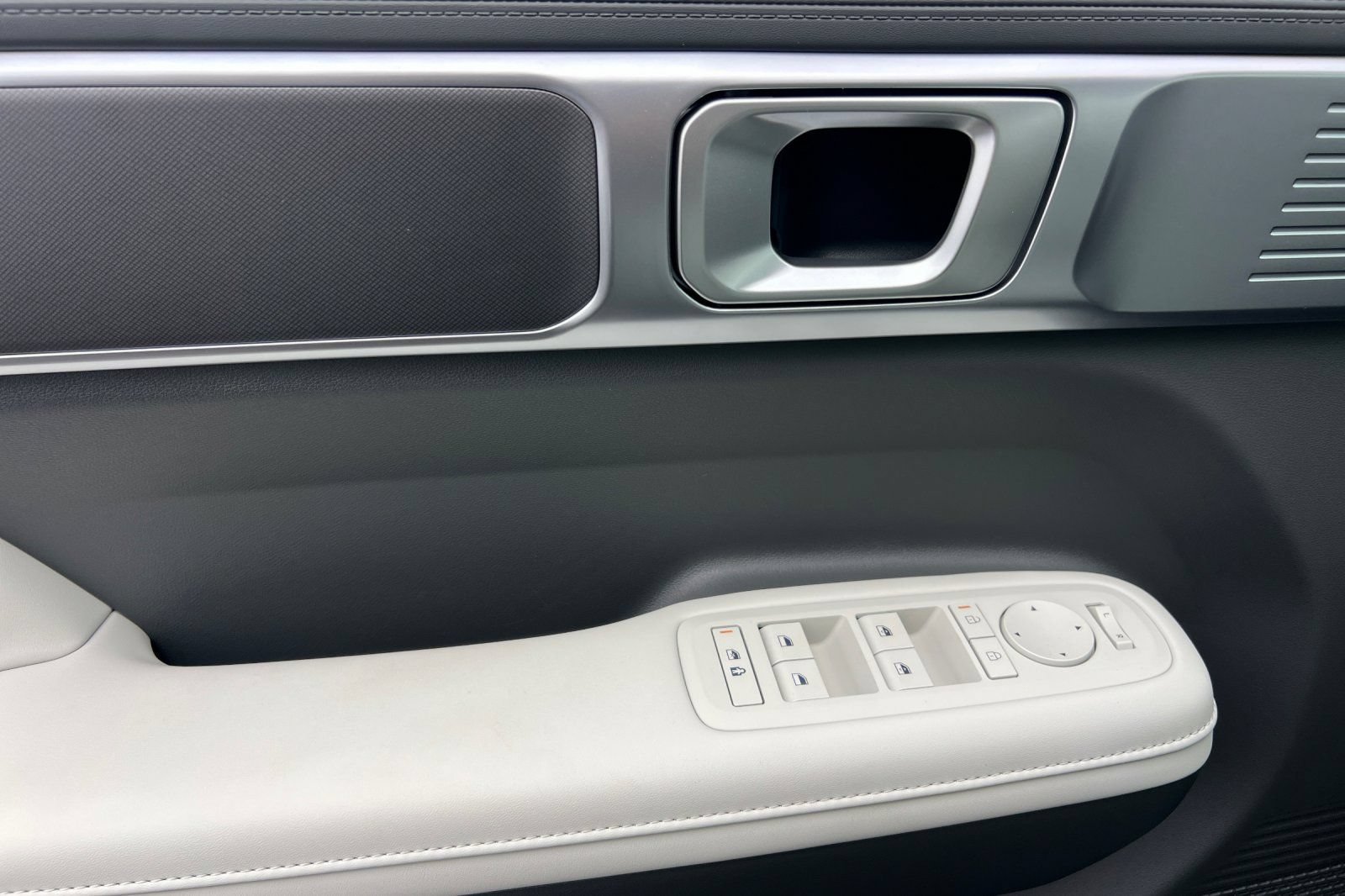 Used 2026 Hyundai Santa Fe SEL AWD/4WD image 14
