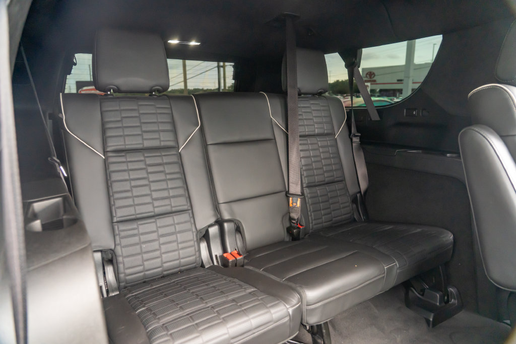 Used 2024 Cadillac Escalade ESV V w/ LPO, ONYX Package AWD/4WD image 19