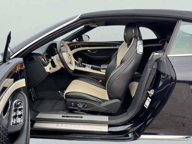 Used 2022 Bentley Continental GT AWD/4WD image 29