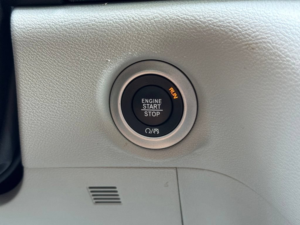 Used 2023 Chrysler Voyager LX FWD image 32