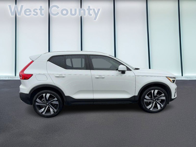 Certified 2023 Volvo XC40 B5 Ultimate w/ Protection Package Premier image 2
