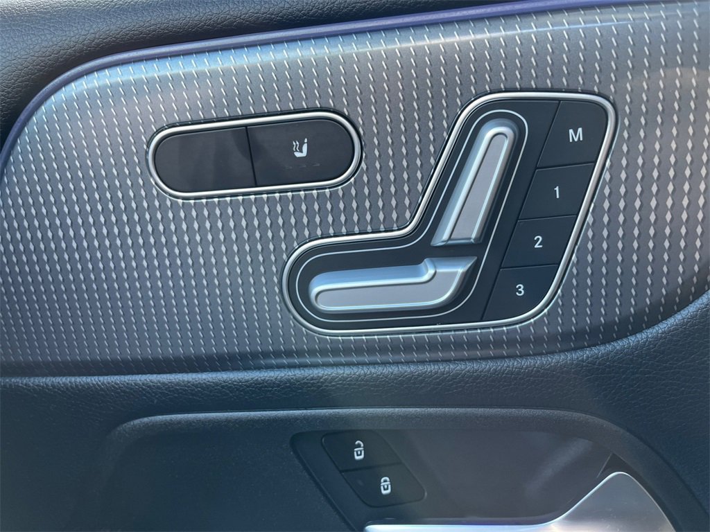 Certified 2021 Mercedes-Benz GLB 250 4MATIC image 23