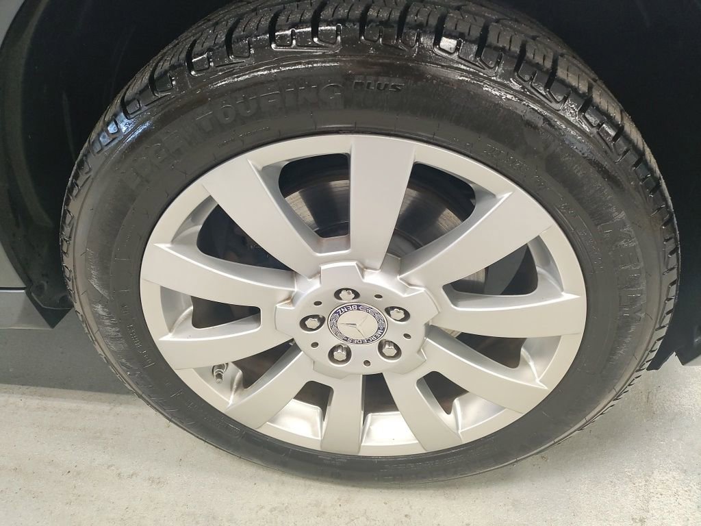 Used 2011 Mercedes-Benz GLK 350 4MATIC image 4