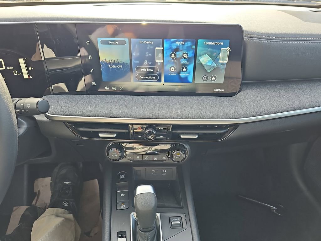 New 2026 Nissan Kicks SV w/ SV Premium Package FWD image 23