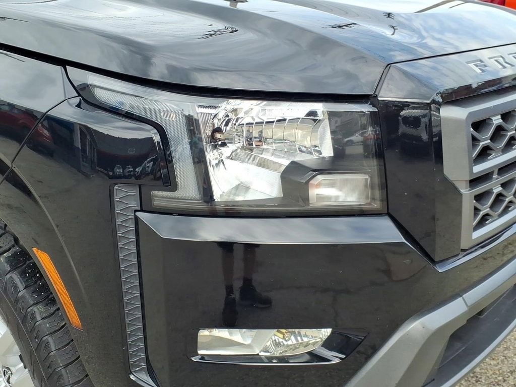 Used 2022 Nissan Frontier SV image 9