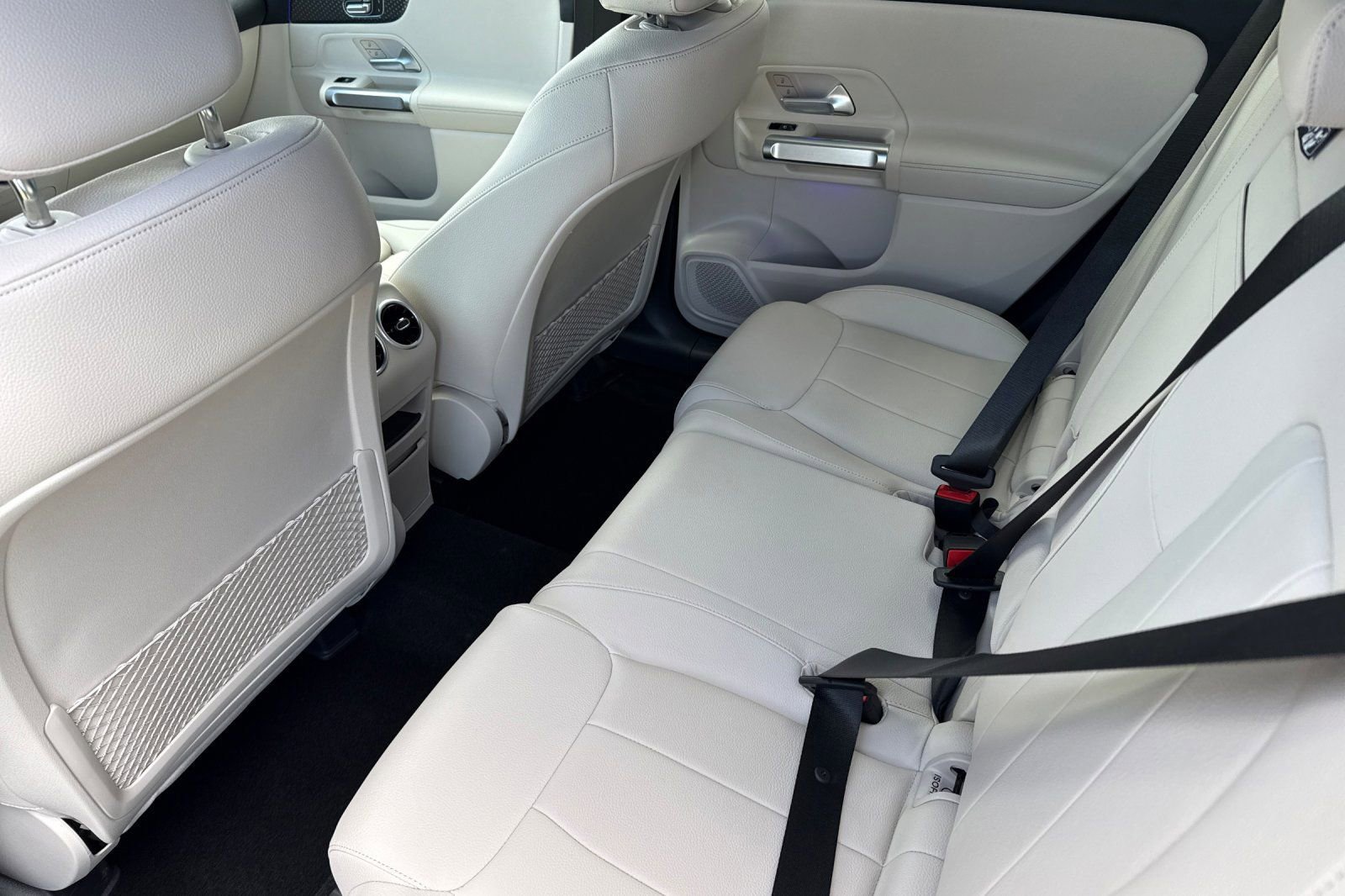 Certified 2025 Mercedes-Benz GLB 250 4MATIC image 4