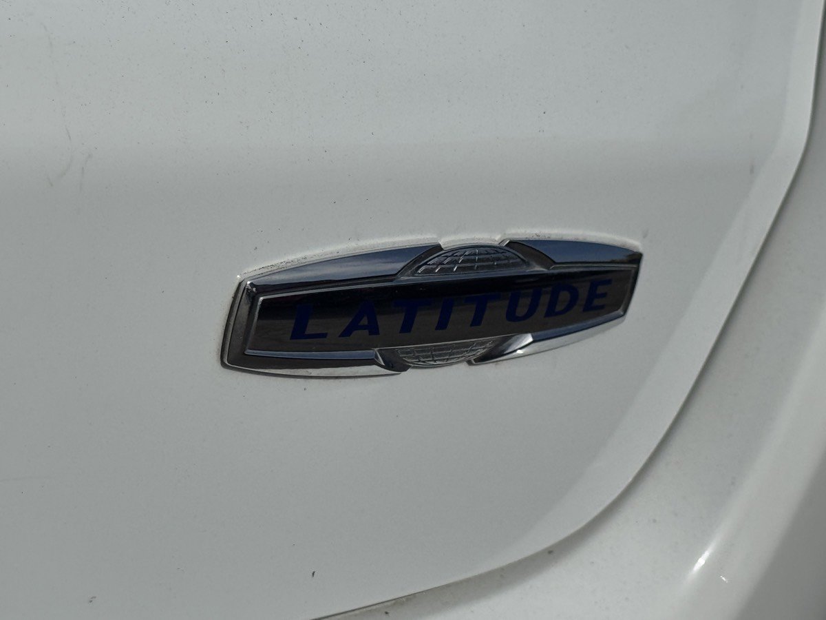 Used 2024 Jeep Compass Latitude AWD/4WD image 13