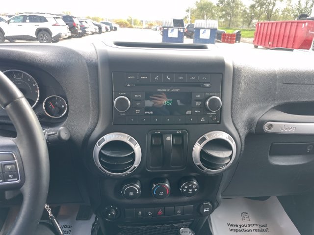 Used 2015 Jeep Wrangler Sahara w/ Connectivity Group AWD/4WD image 12