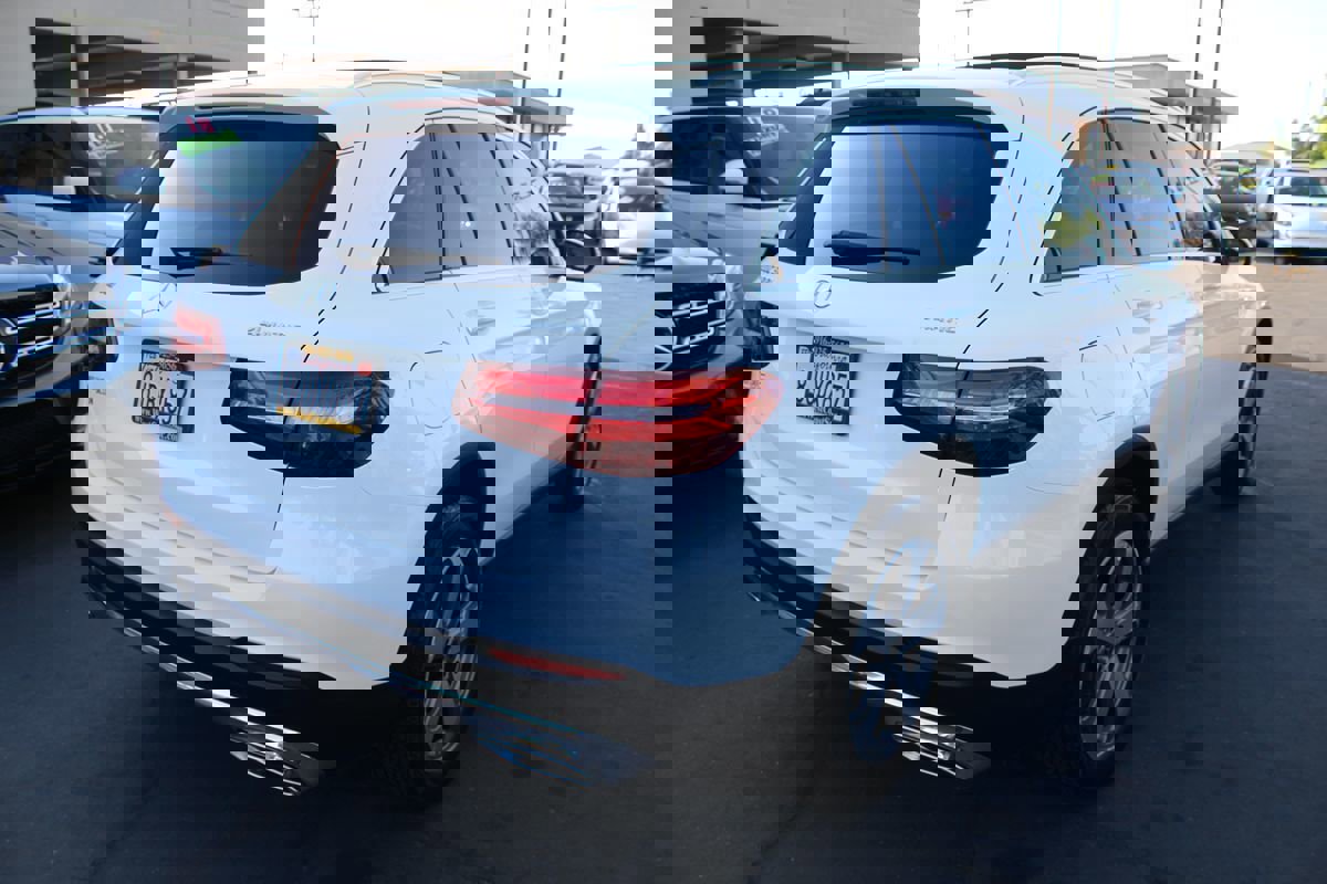 Used 2019 Mercedes-Benz GLC 300 4MATIC image 7