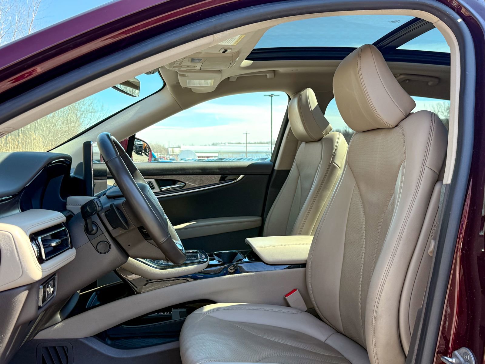 Used 2023 Lincoln Nautilus Reserve w/ Equipment Group 202A image 16