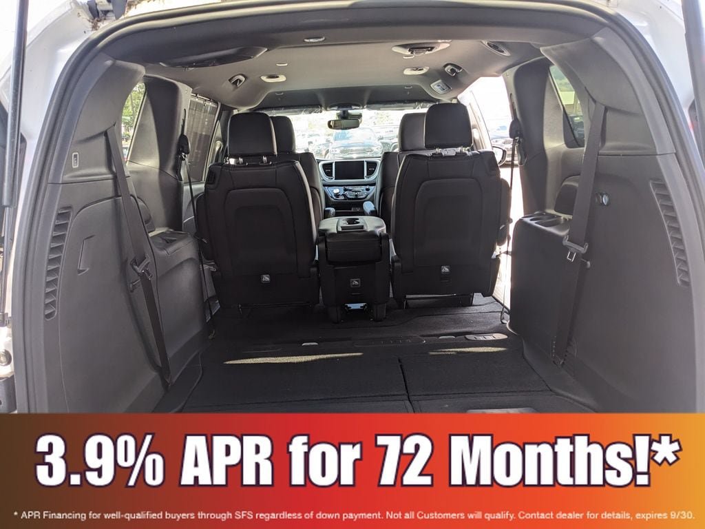 New 2026 Chrysler Pacifica Select FWD image 20