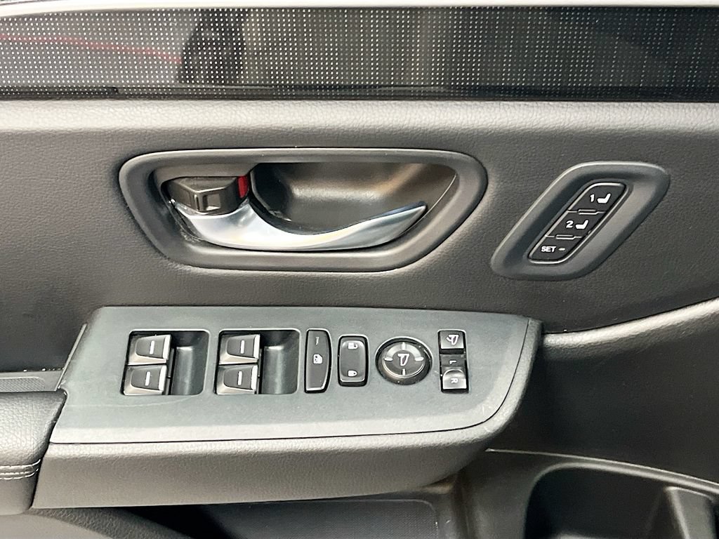 Used 2025 Honda Pilot Elite image 18