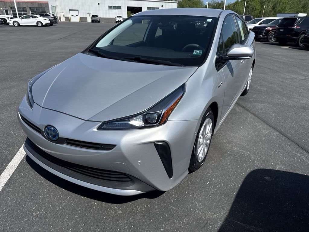 Used 2020 Toyota Prius LE FWD image 4