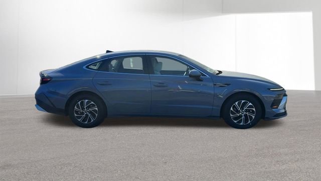 New 2026 Hyundai Sonata Blue FWD image 10