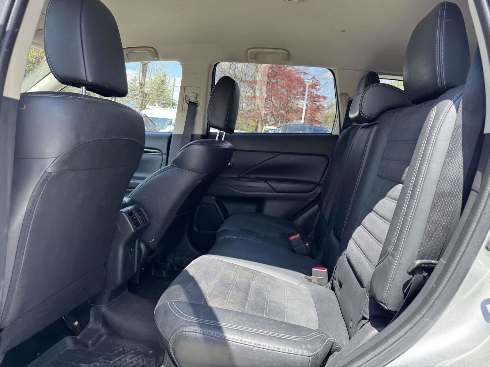 Used 2019 Mitsubishi Outlander SE AWD/4WD image 9