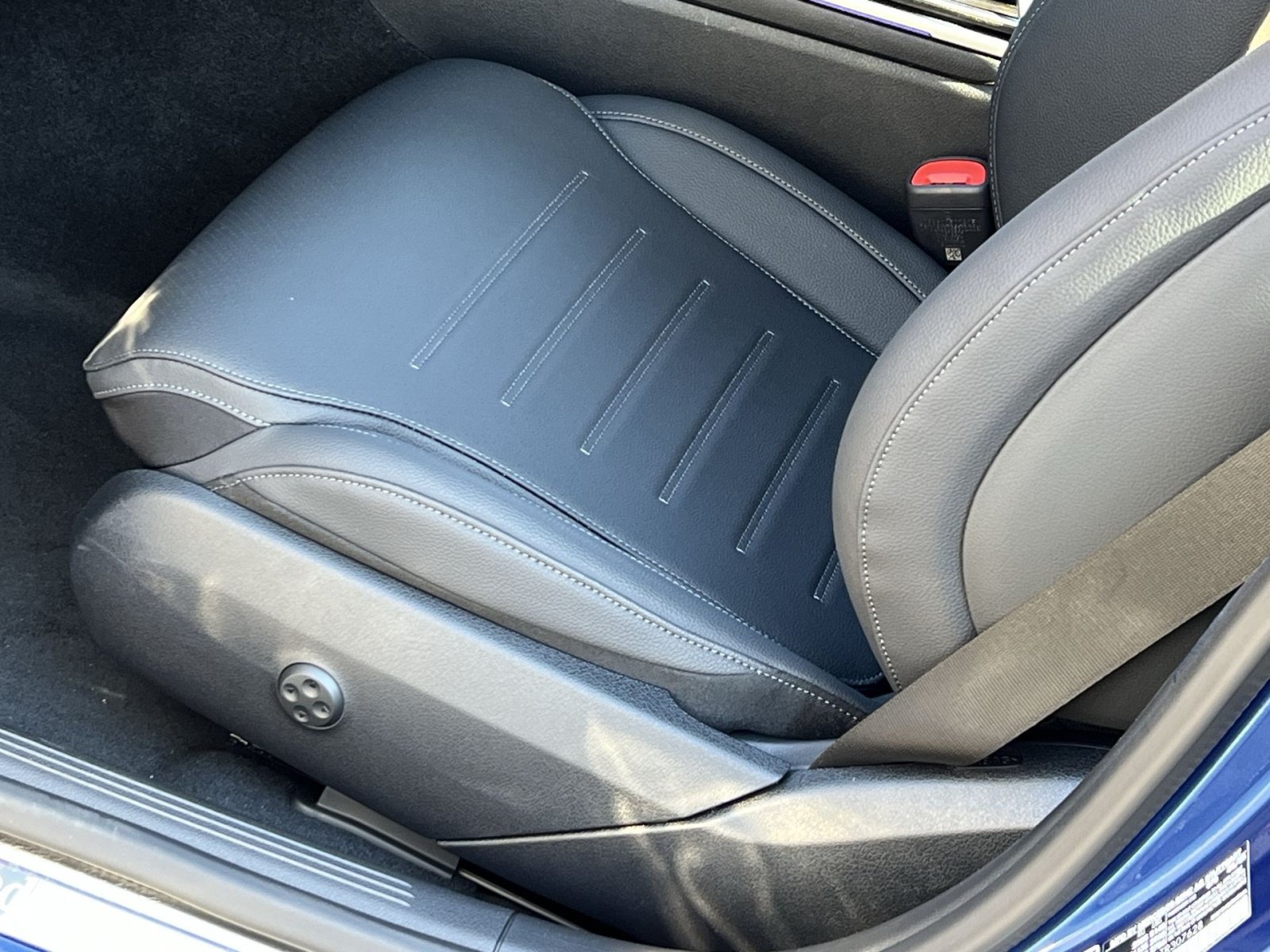 Certified 2026 Mercedes-Benz C 300 4MATIC Sedan image 12