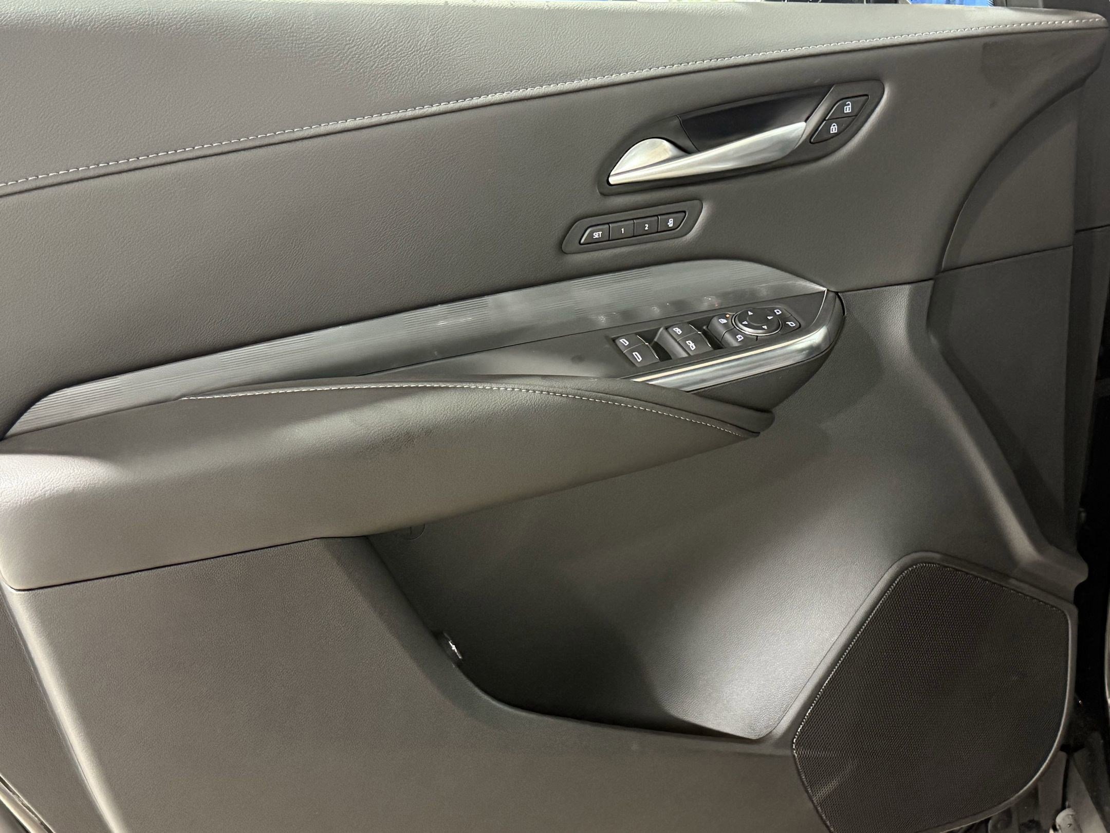 New 2025 Cadillac XT4 Premium Luxury image 11