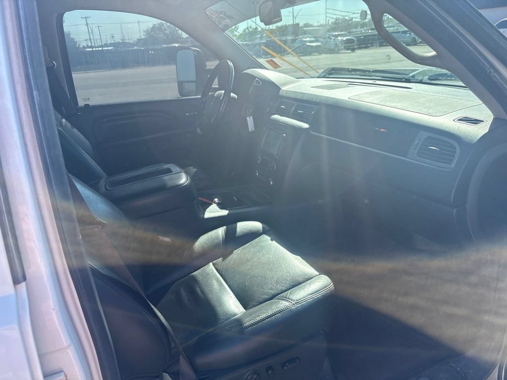 Used 2014 GMC Sierra 2500 Denali w/ Suspension Package, Off-Road AWD/4WD image 10