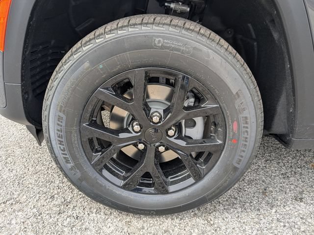 New 2026 Jeep Grand Cherokee Altitude AWD/4WD image 17