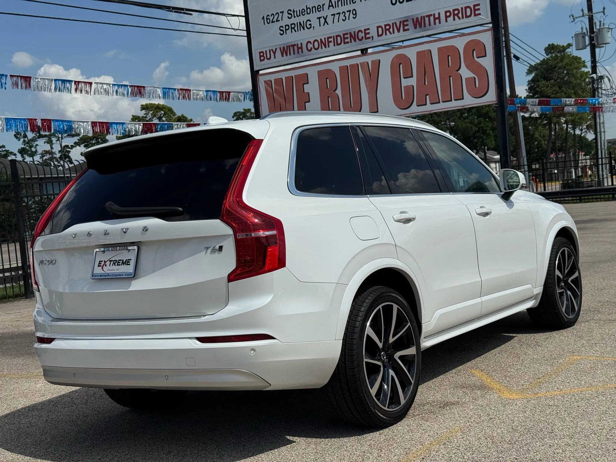 Used 2022 Volvo XC90 T6 Momentum w/ Advanced Package image 11
