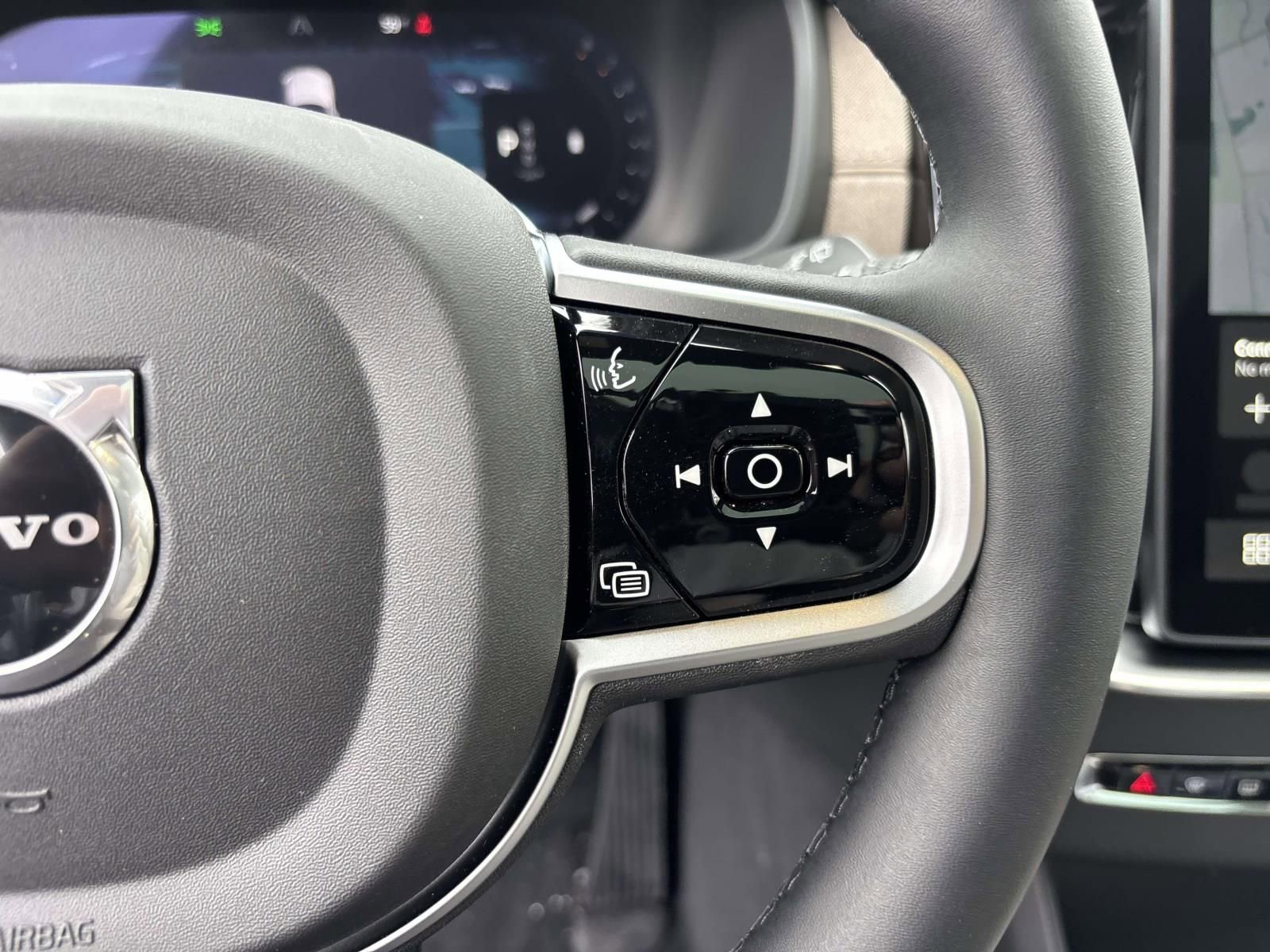 New 2026 Volvo XC90 B6 Plus w/ Protection Package Premier image 19