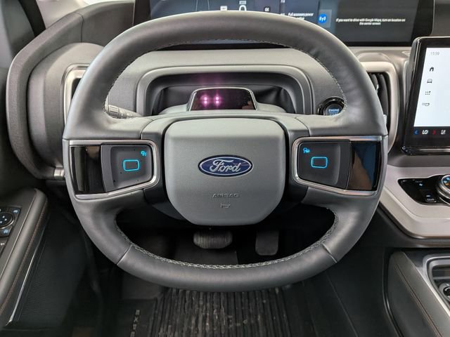 Used 2025 Ford Expedition Active image 26