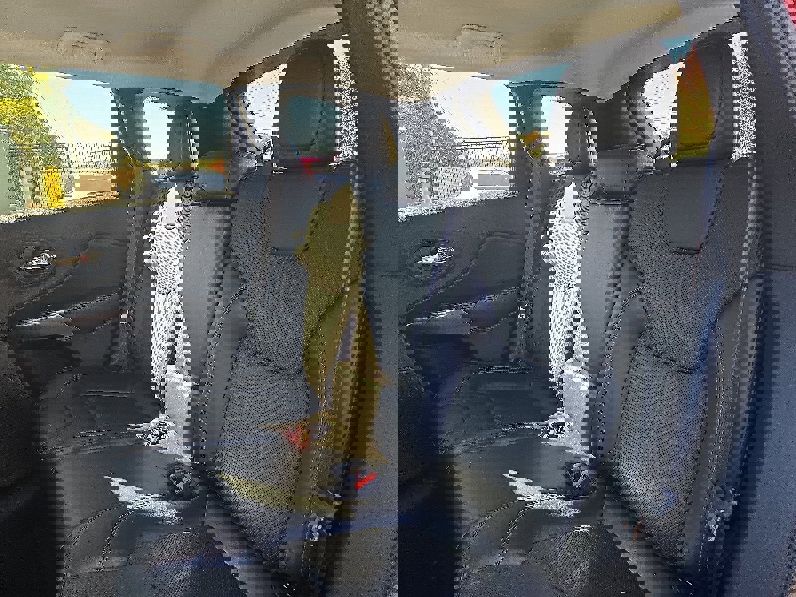 Used 2019 Jeep Cherokee Limited image 11