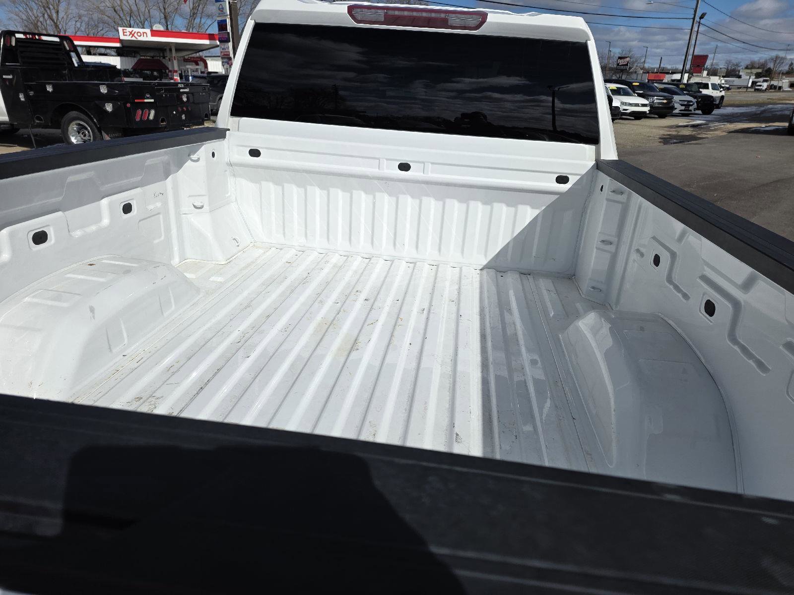 Used 2022 Chevrolet Silverado 2500 Custom w/ Custom Convenience Package image 16