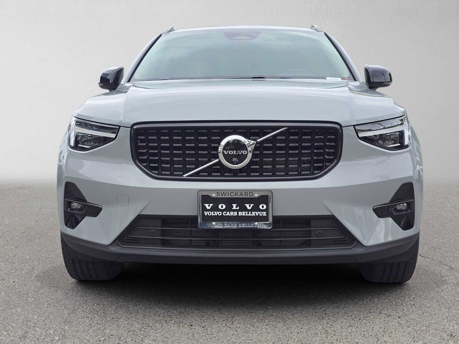 Used 2026 Volvo XC40 B5 Plus w/ Protection Package Premier AWD/4WD image 8