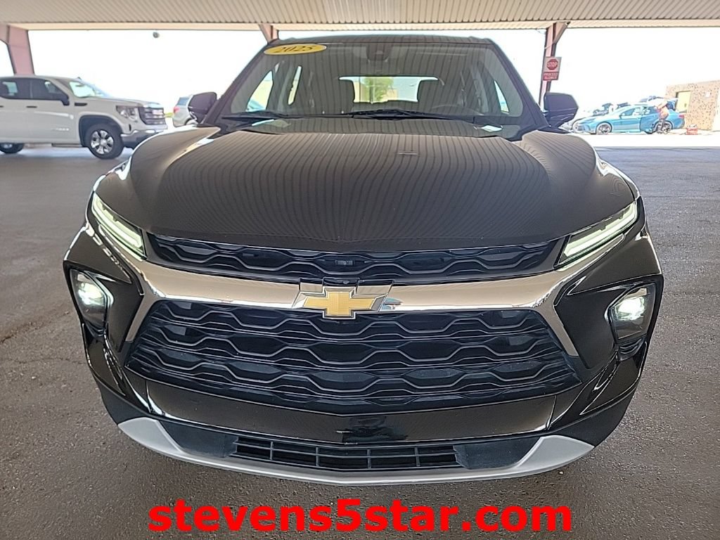 Used 2025 Chevrolet Blazer LT FWD image 4