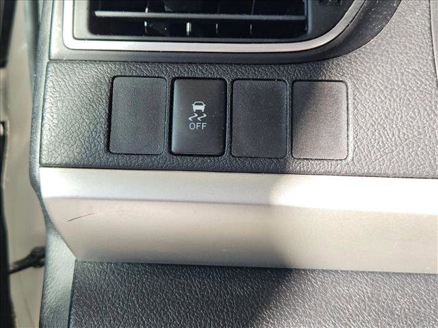 Used 2016 Toyota Camry SE image 13