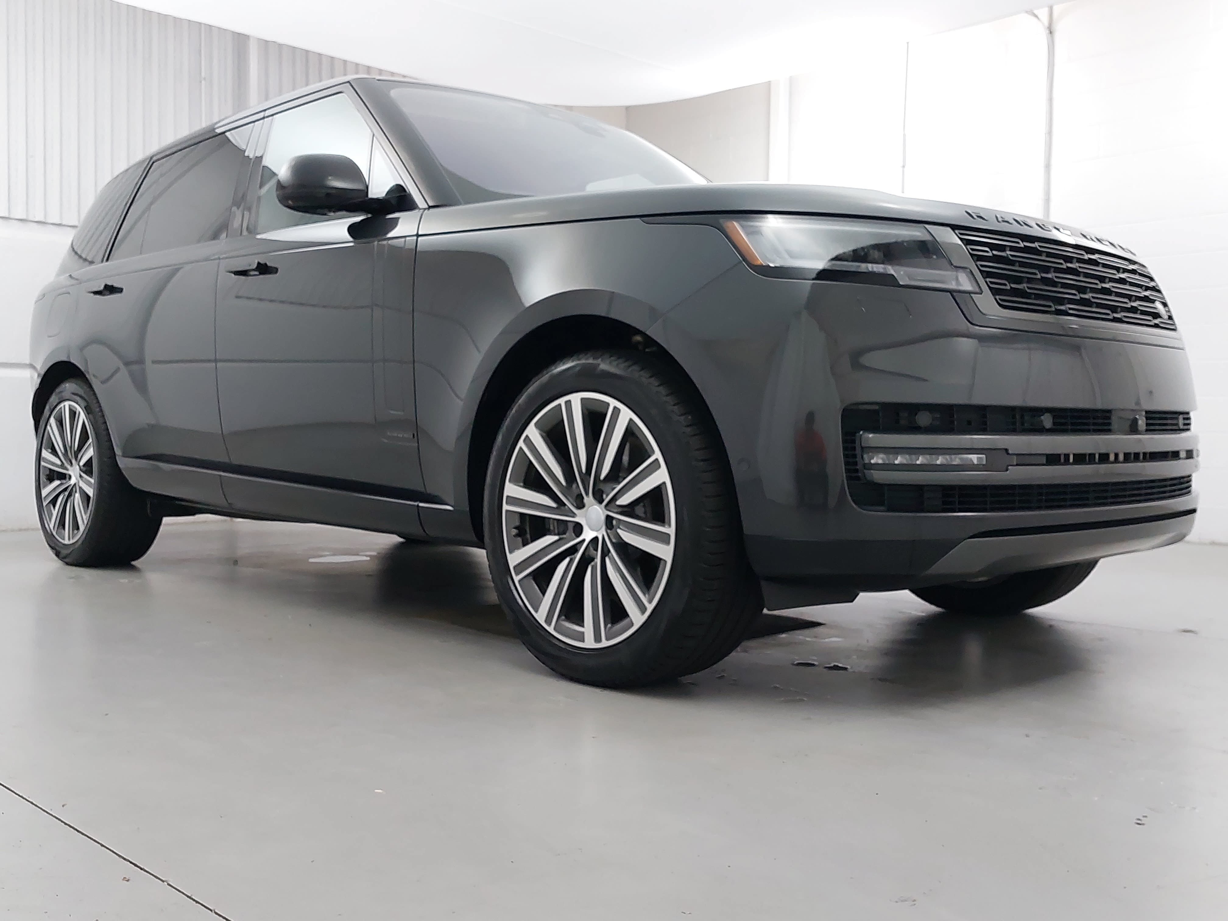 Used 2023 Land Rover Range Rover Long Wheelbase Autobiography AWD/4WD image 9