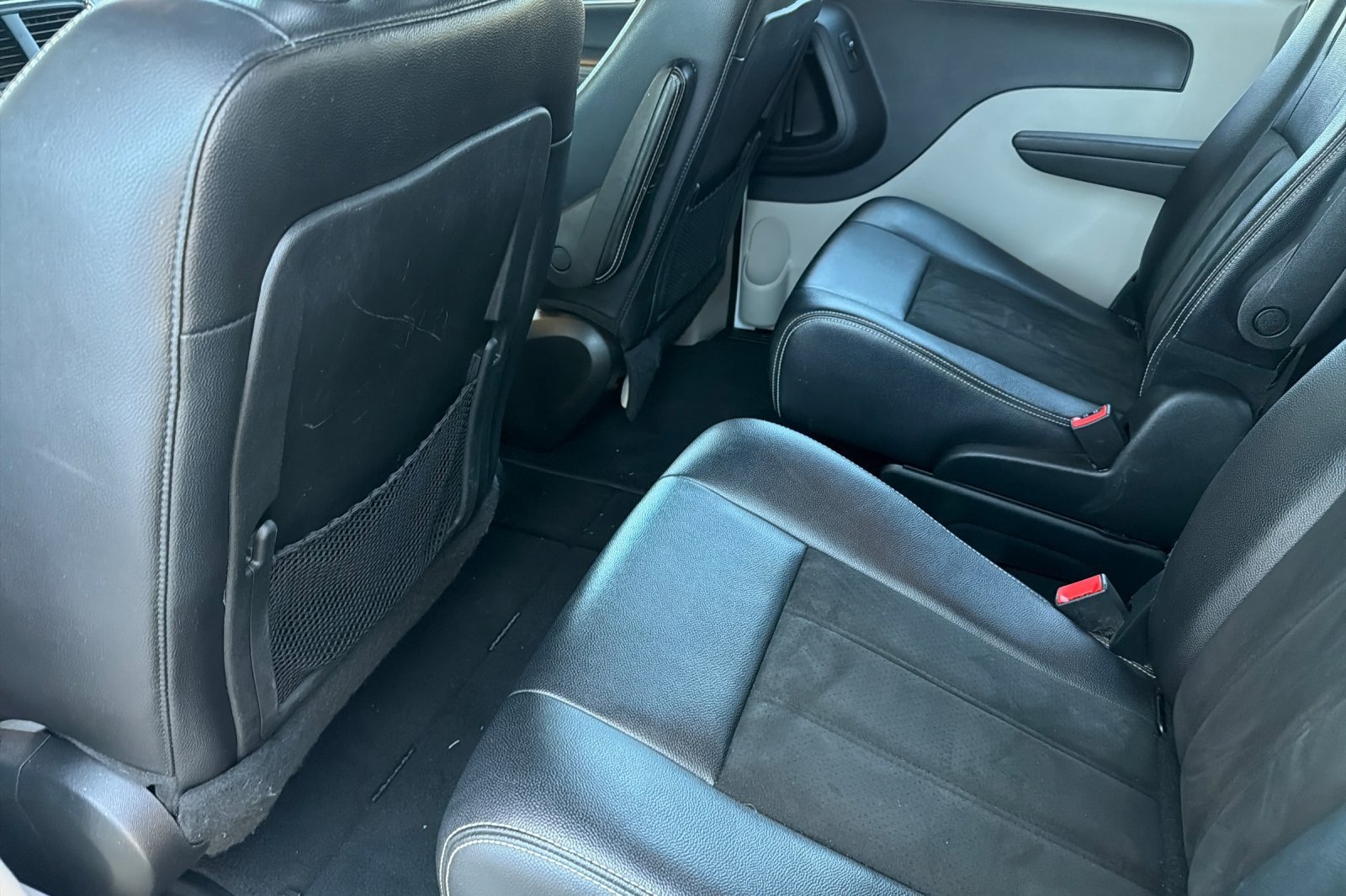 Used 2019 Dodge Grand Caravan SXT FWD image 13