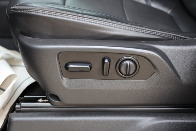 Used 2020 Chevrolet Silverado 1500 High Country w/ Technology Package image 22