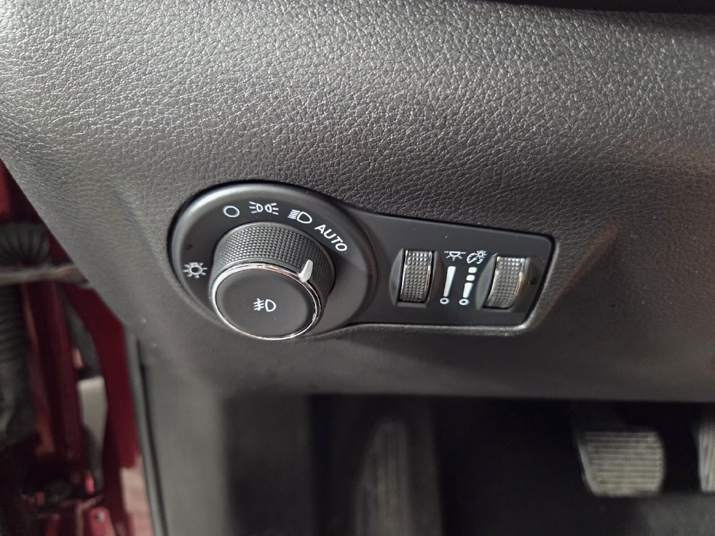 Used 2022 Jeep Compass Latitude AWD/4WD image 19