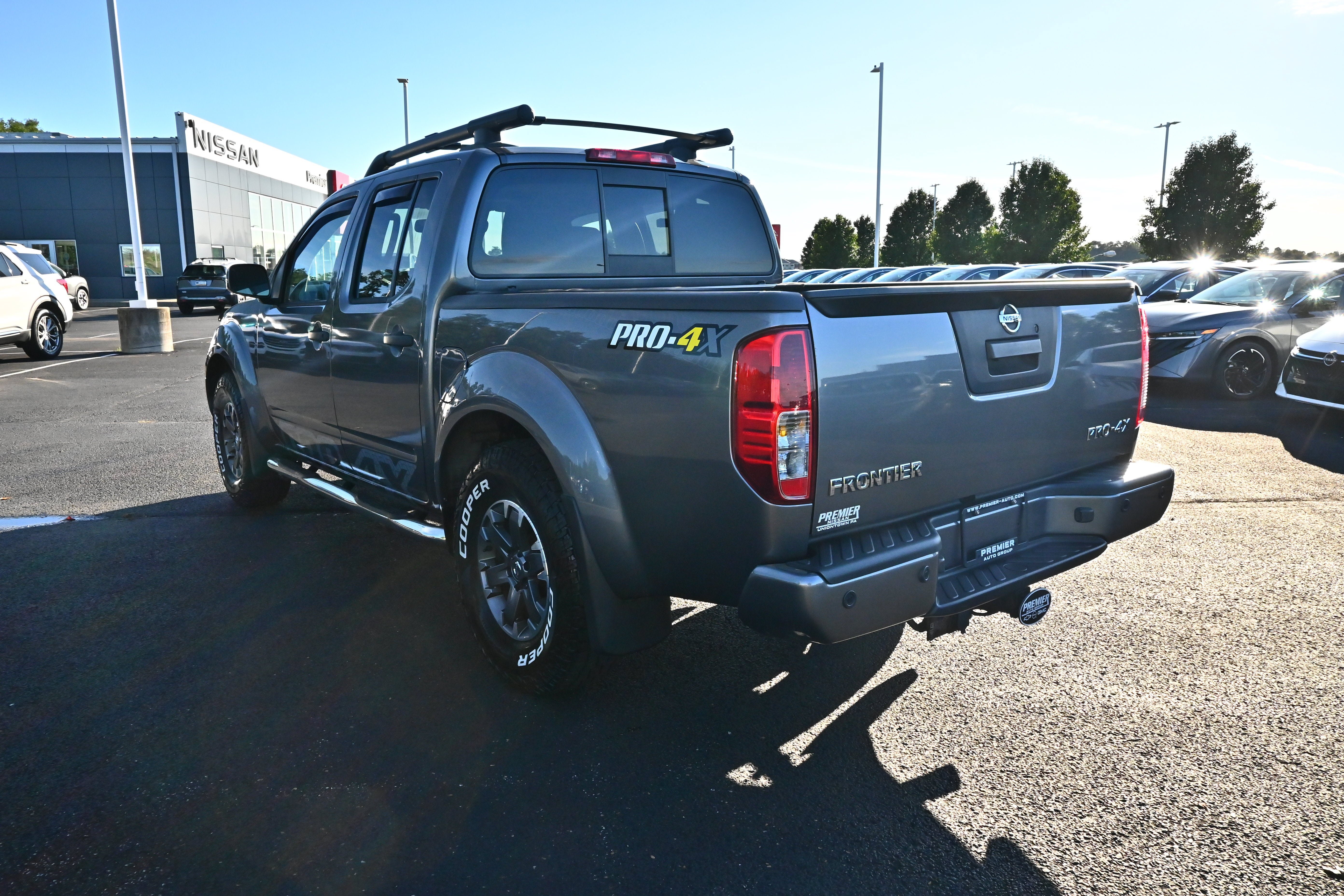 Used 2020 Nissan Frontier PRO-4X w/ Pro-4x Utility Package AWD/4WD image 8