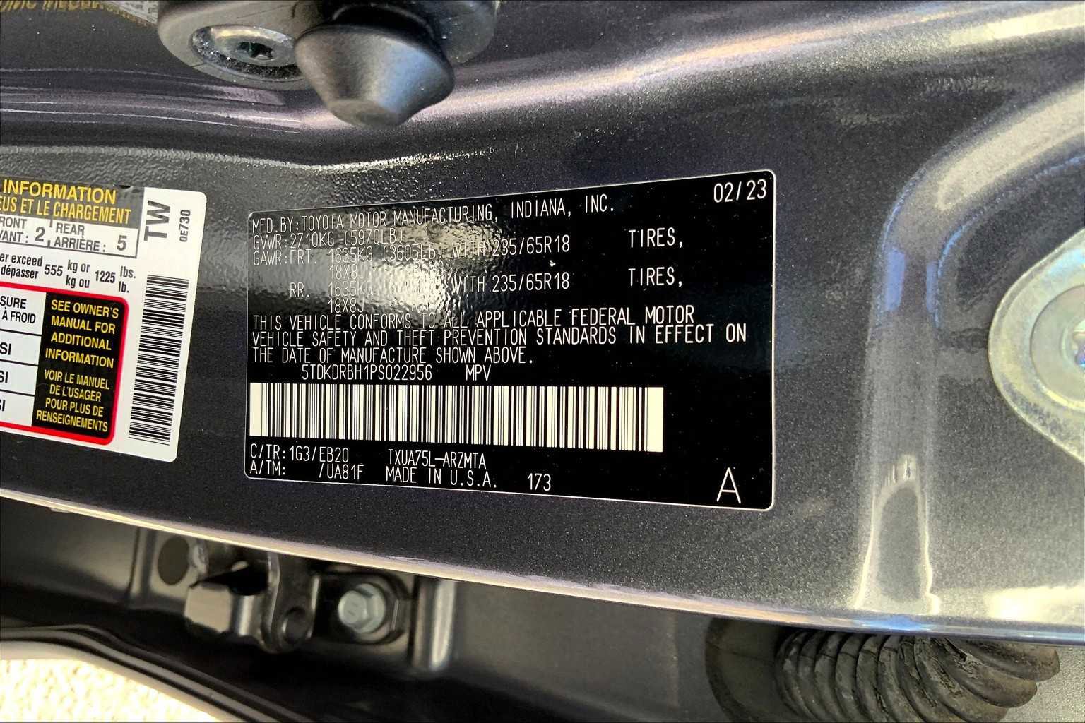 Certified 2023 Toyota Highlander XLE image 28
