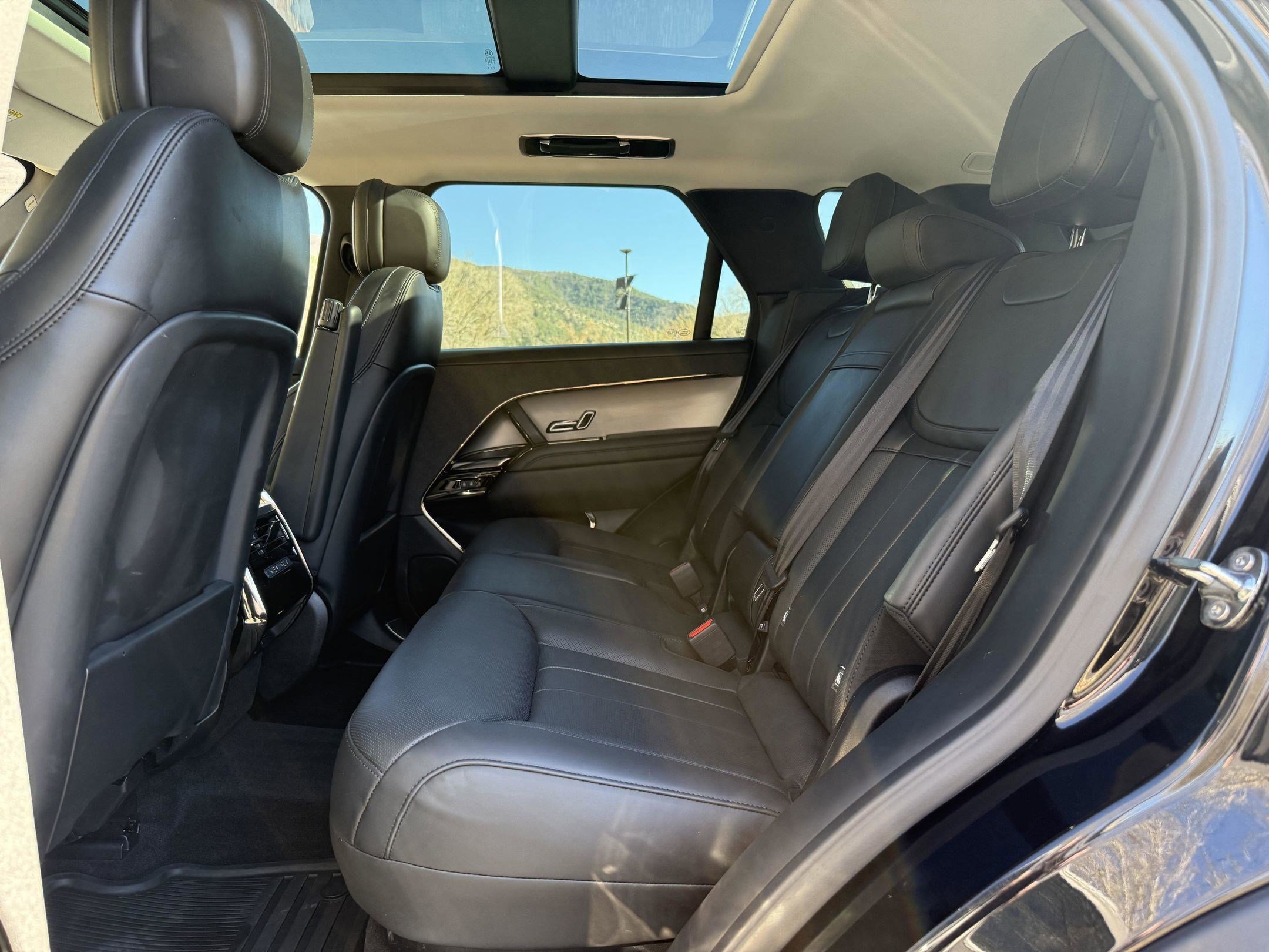 Certified 2024 Land Rover Range Rover Sport SE image 13