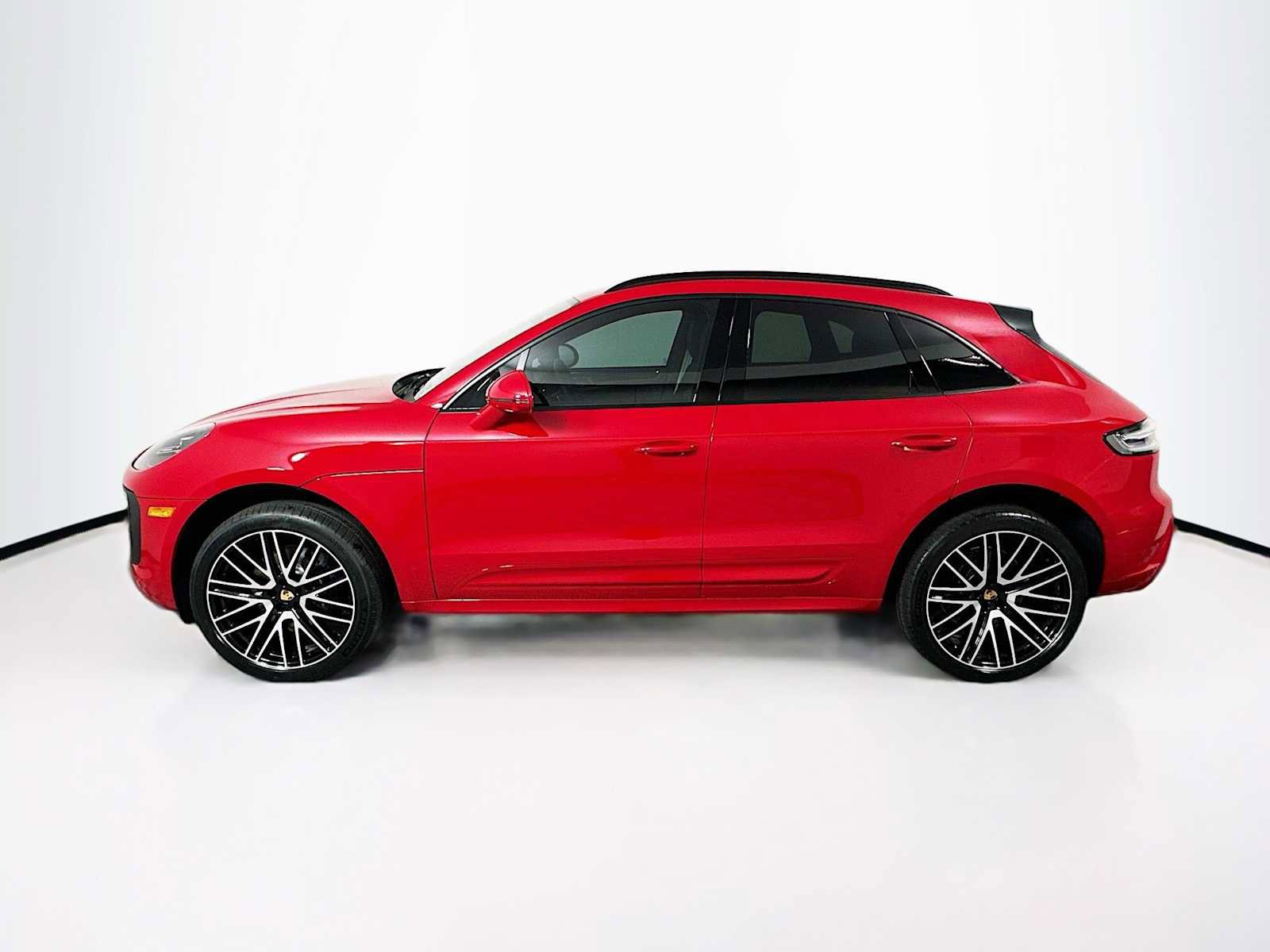 New 2026 Porsche Macan image 2