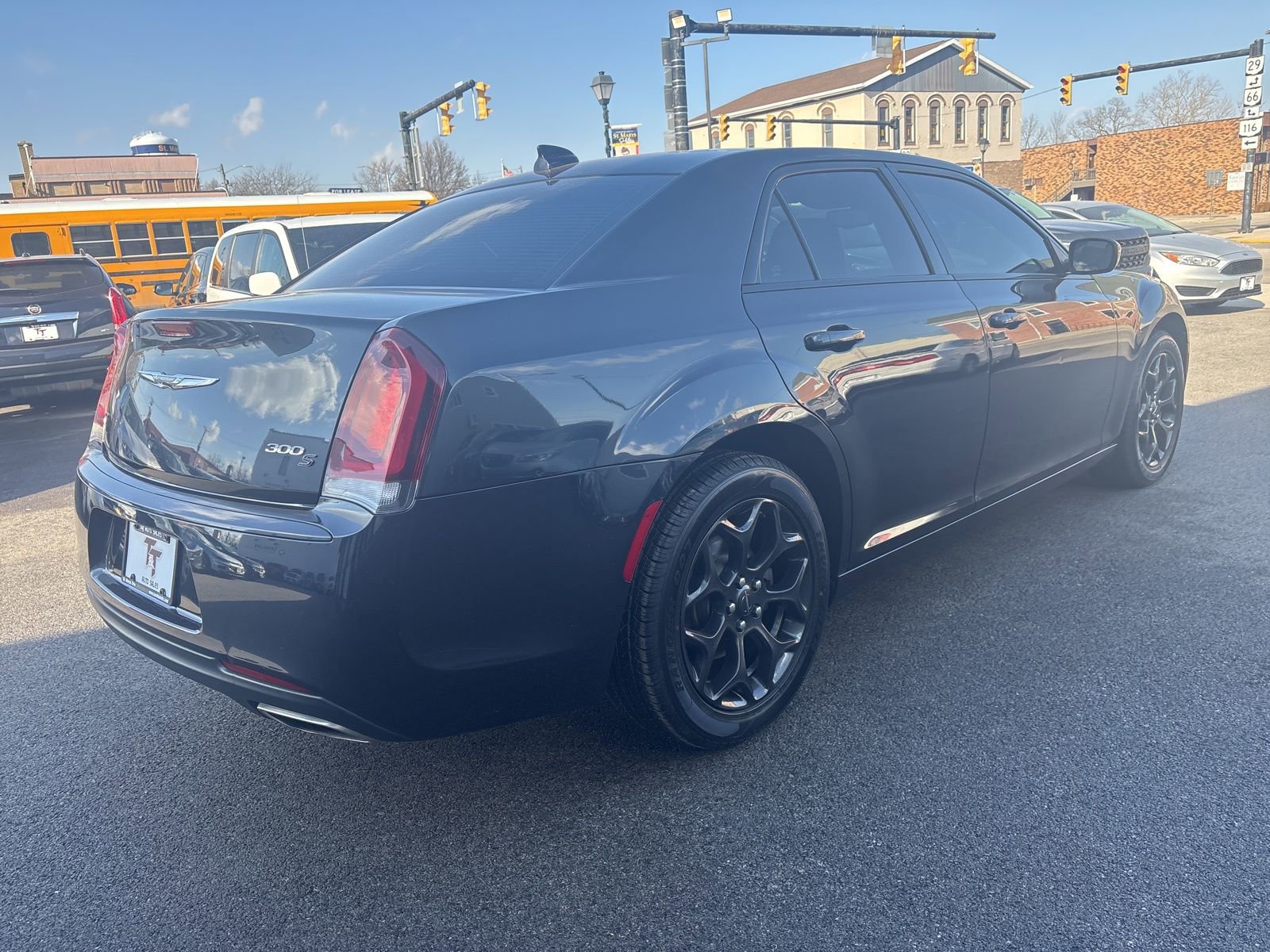 Used 2019 Chrysler 300 S image 5