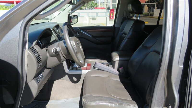 Used 2008 Nissan Pathfinder LE RWD image 12