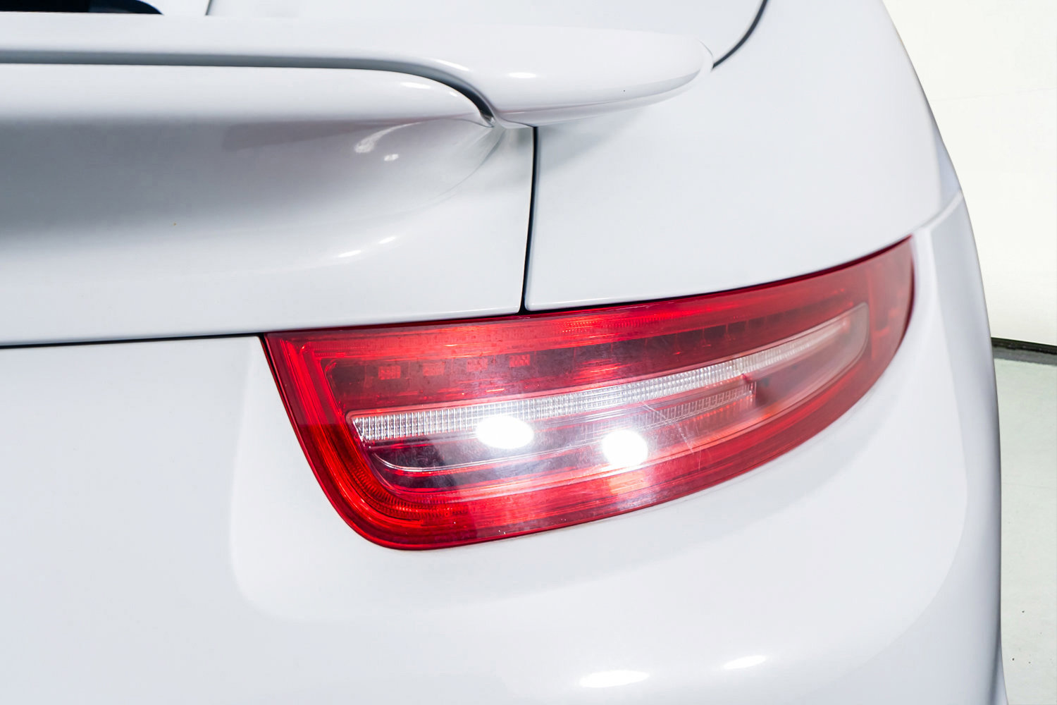 Used 2016 Porsche 911 Turbo S image 31