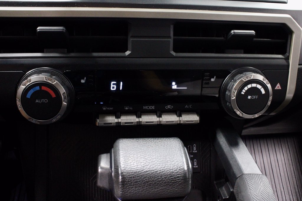 Used 2025 Toyota Tacoma TRD Sport AWD/4WD image 29