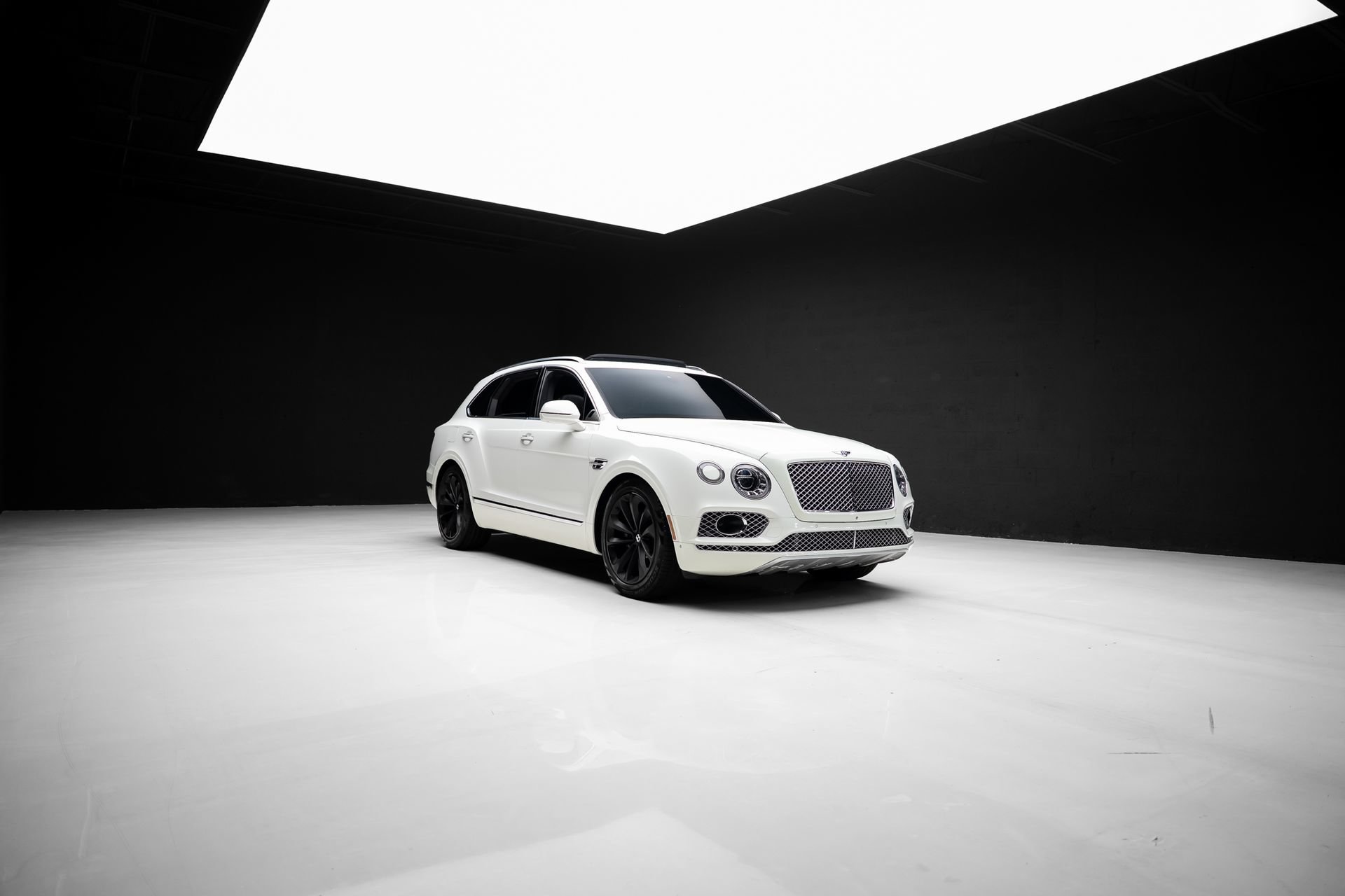 Used 2018 Bentley Bentayga AWD/4WD image 86