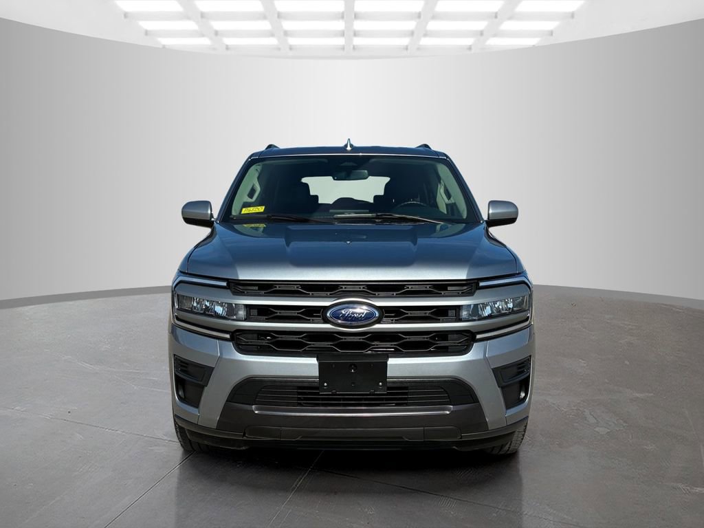 Used 2024 Ford Expedition XLT image 2